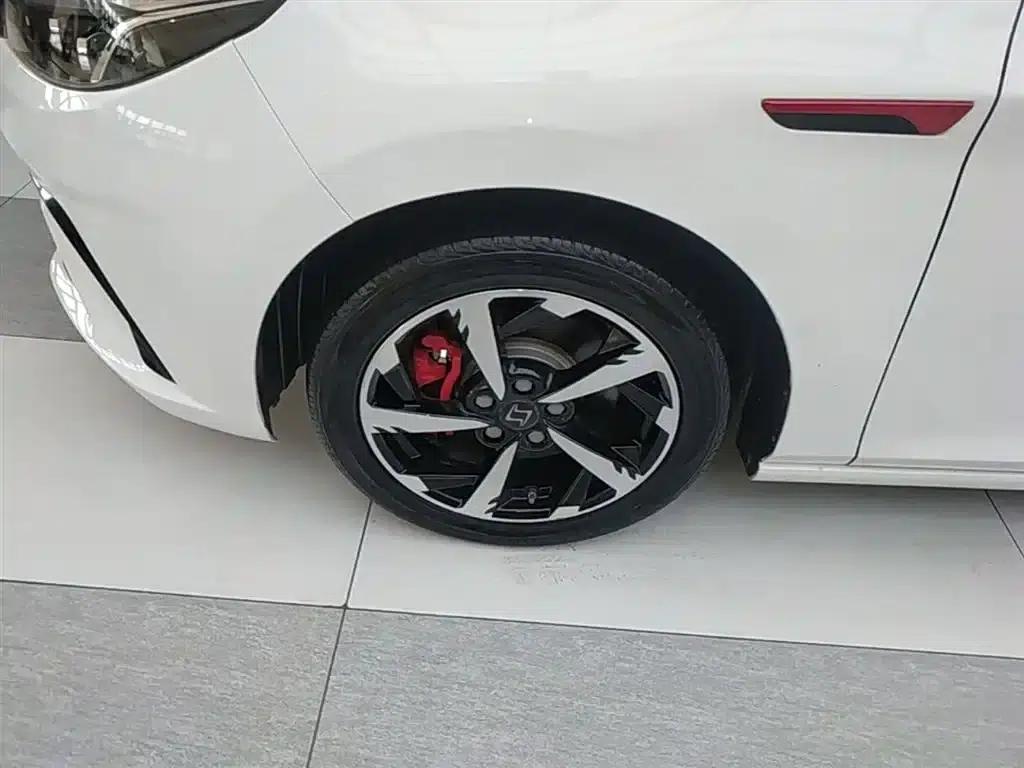 Sihao A5 2021 1.5T CVT Premium Intelligent Connected Edition — миниатюра 23