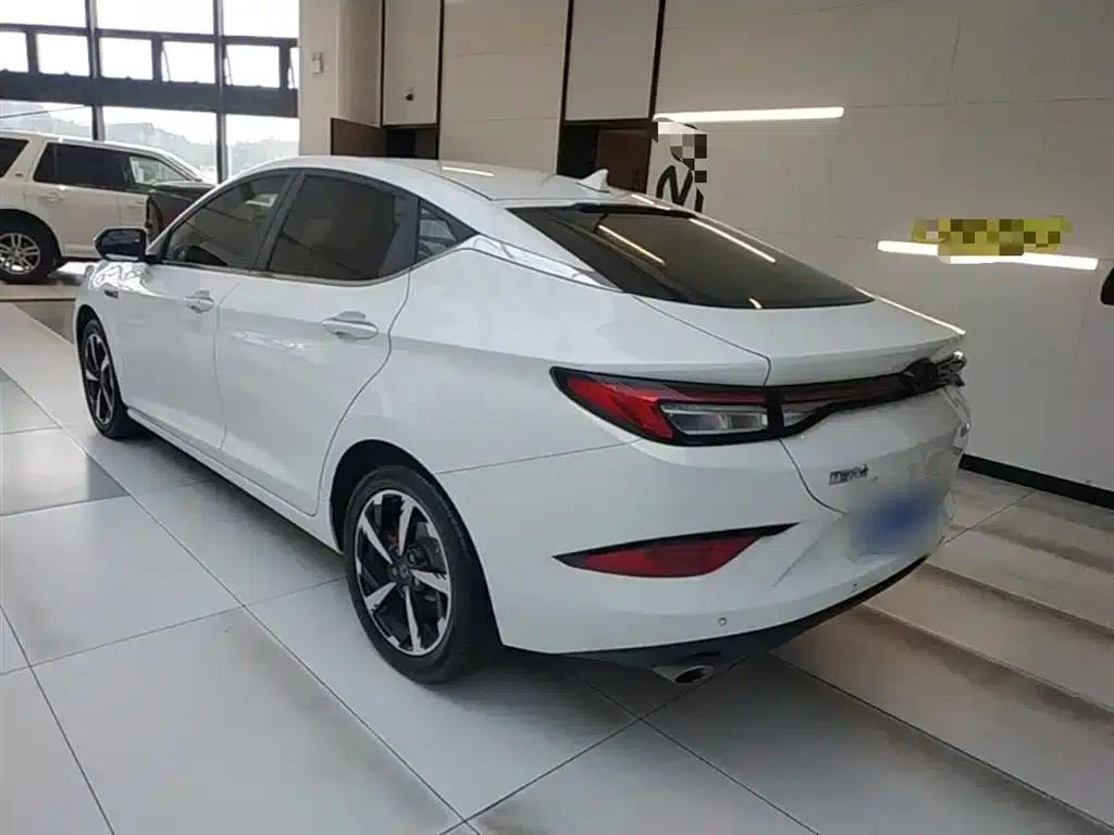 Sihao A5 2021 1.5T CVT Premium Intelligent Connected Edition — миниатюра 5
