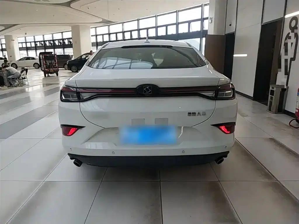 Sihao A5 2021 1.5T CVT Premium Intelligent Connected Edition — миниатюра 6