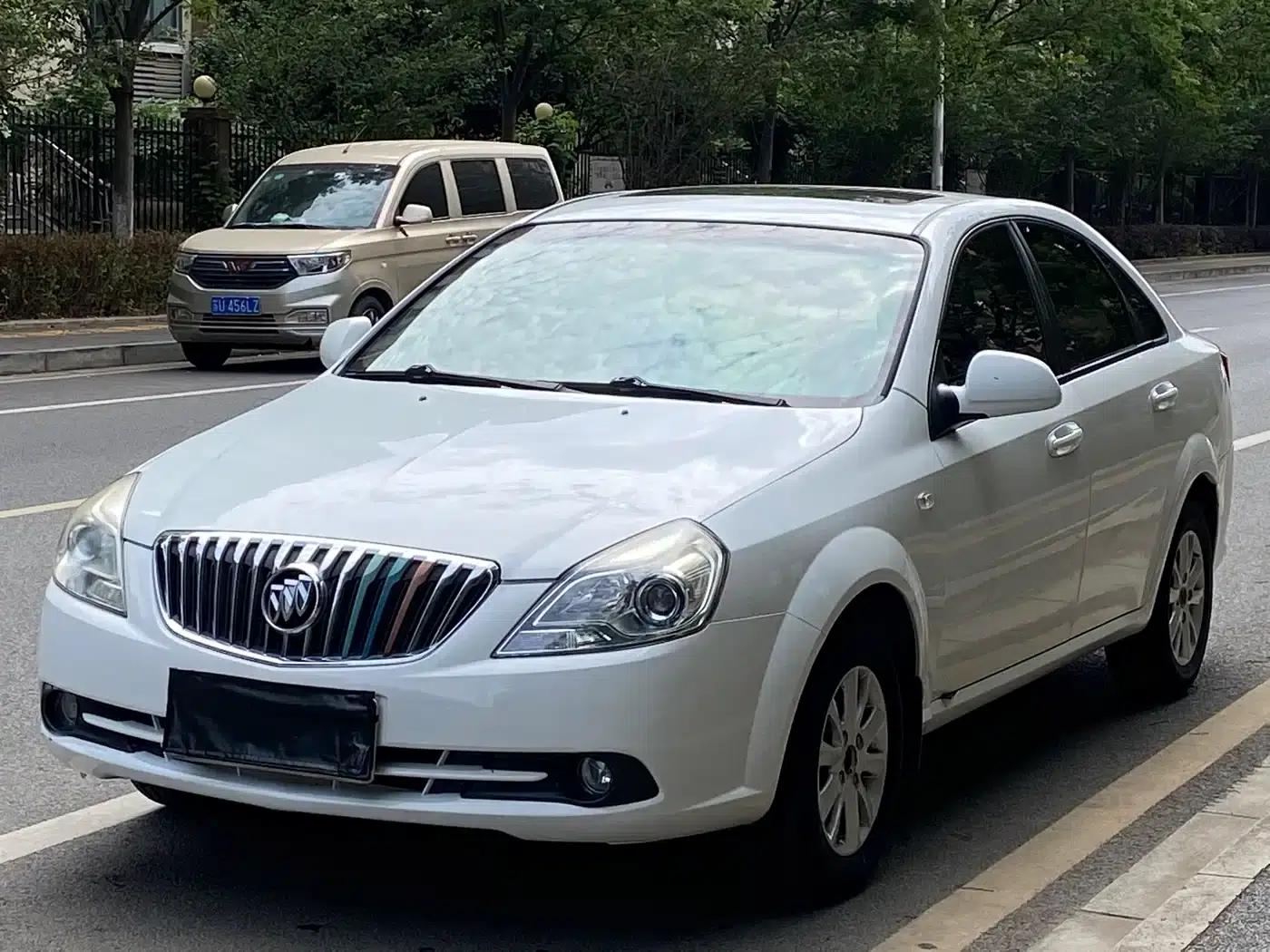 Buick Excelle 2013 1.5L Manual Classic — миниатюра 1