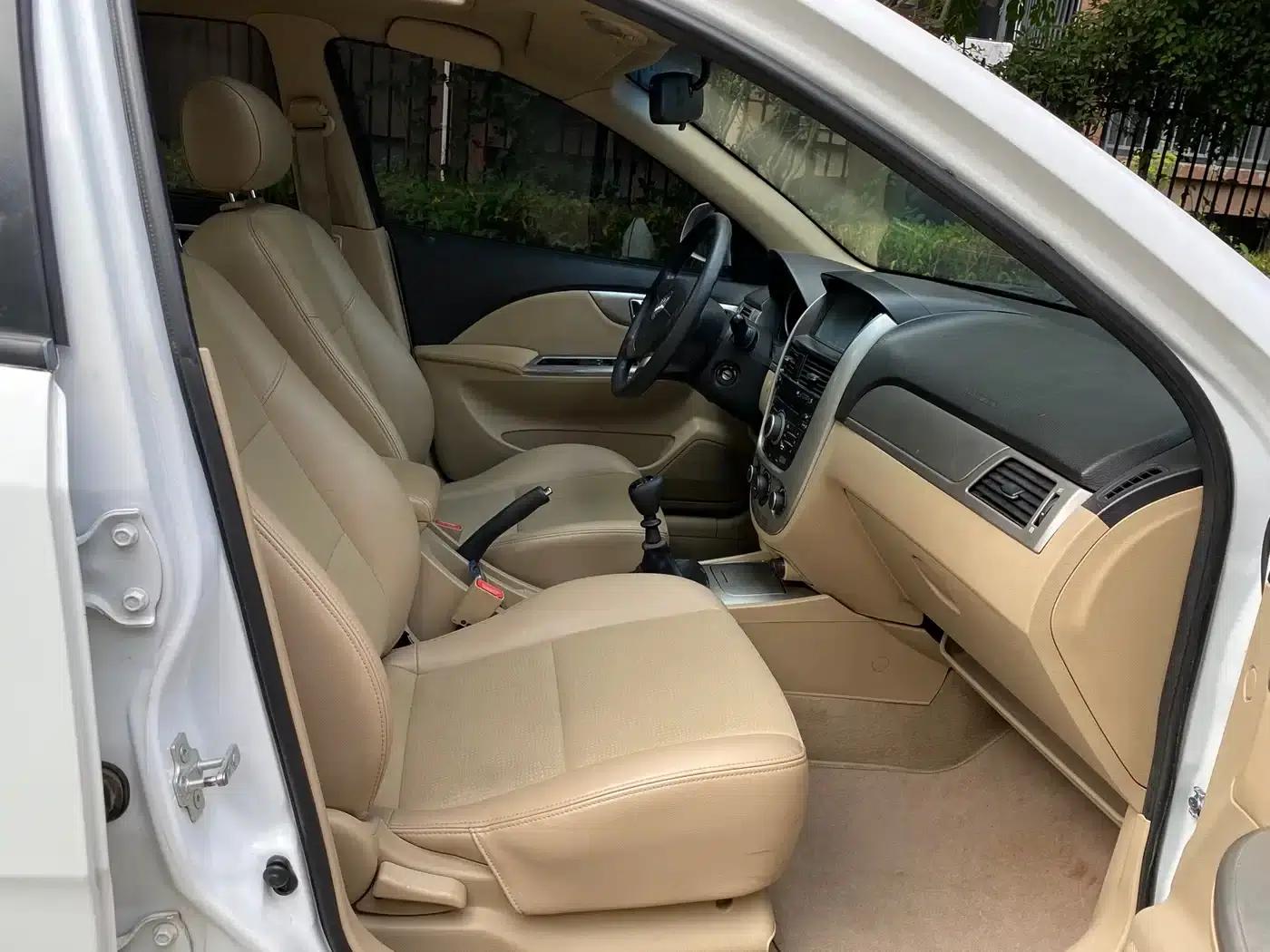 Buick Excelle 2013 1.5L Manual Classic — миниатюра 14