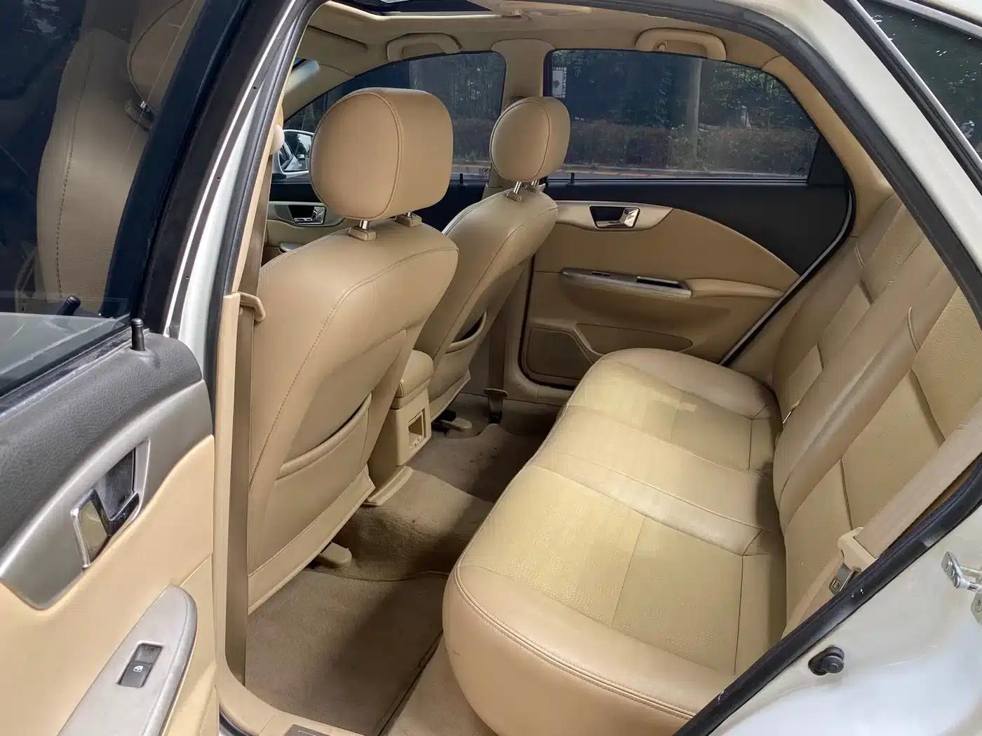 Buick Excelle 2013 1.5L Manual Classic — миниатюра 16