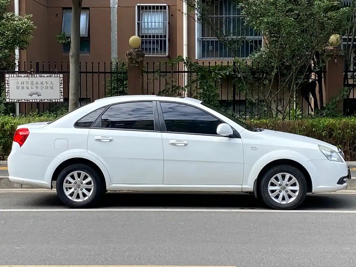 Buick Excelle 2013 1.5L Manual Classic — миниатюра 4