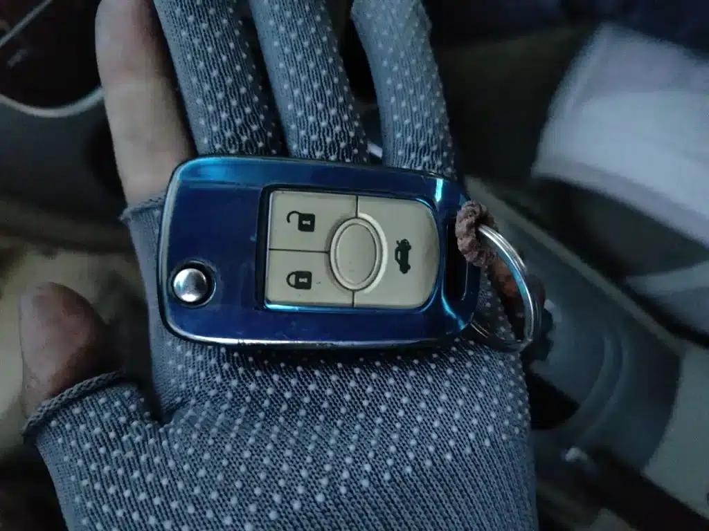 Buick Excelle 2013 1.5L Automatic Classic — миниатюра 12