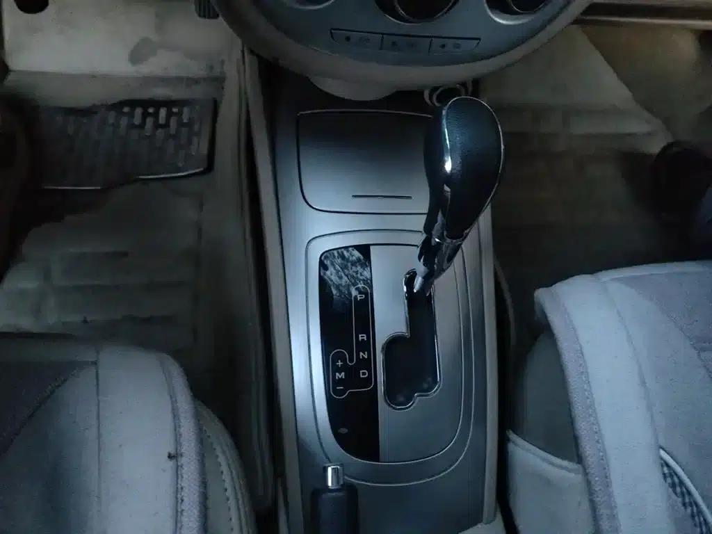 Buick Excelle 2013 1.5L Automatic Classic — миниатюра 7