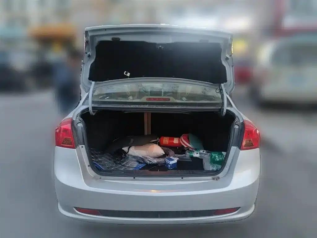 Buick Excelle 2013 1.5L Automatic Classic — миниатюра 10