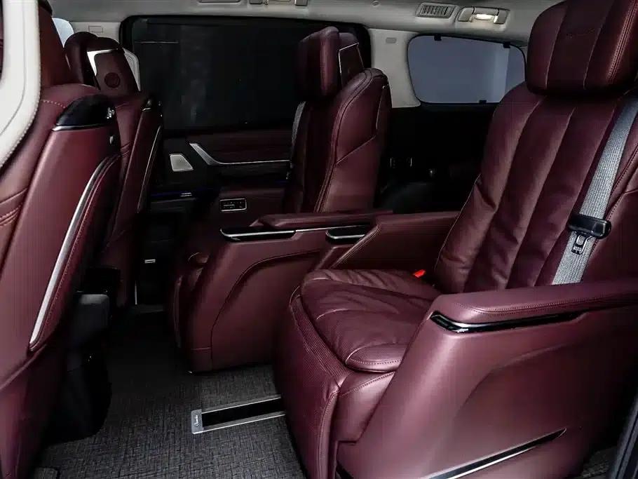 Century 2025 2.0T Six-Seat Luxury Edition — миниатюра 18