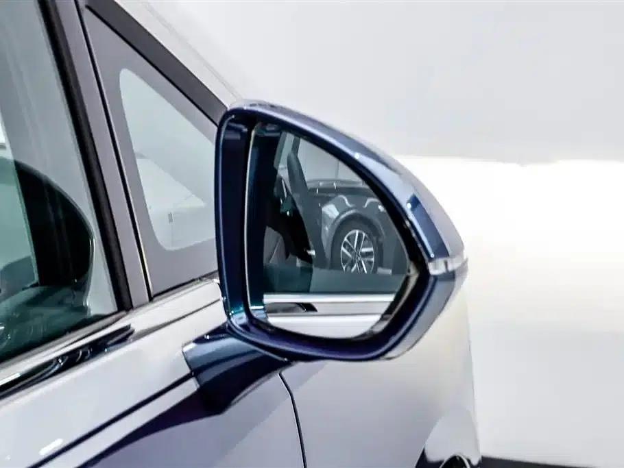 Century 2025 2.0T Six-Seat Luxury Edition — миниатюра 34