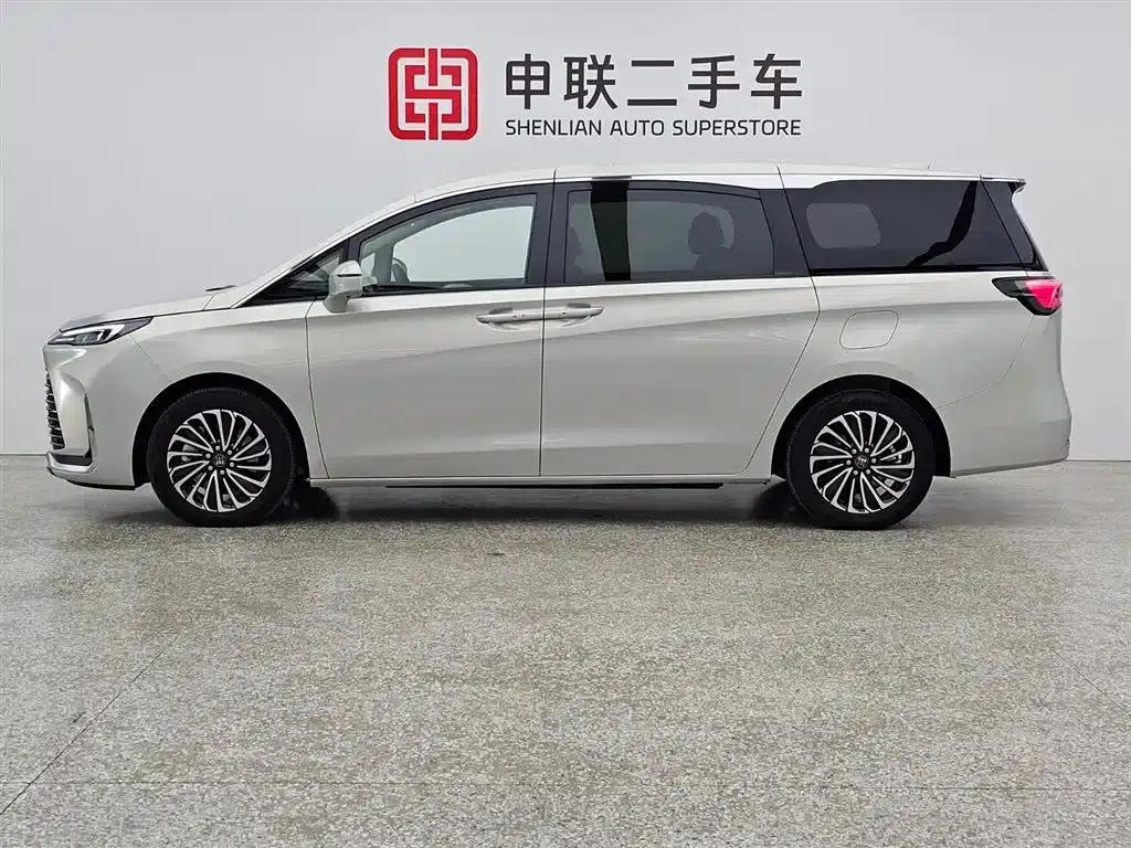 Buick GL8 PHEV 2025 Land Cruiser Premium Edition — миниатюра 15