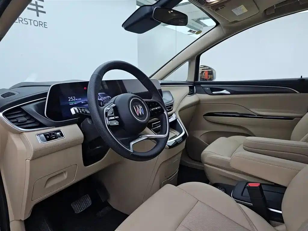 Buick GL8 PHEV 2025 Land Cruiser Premium Edition — миниатюра 3