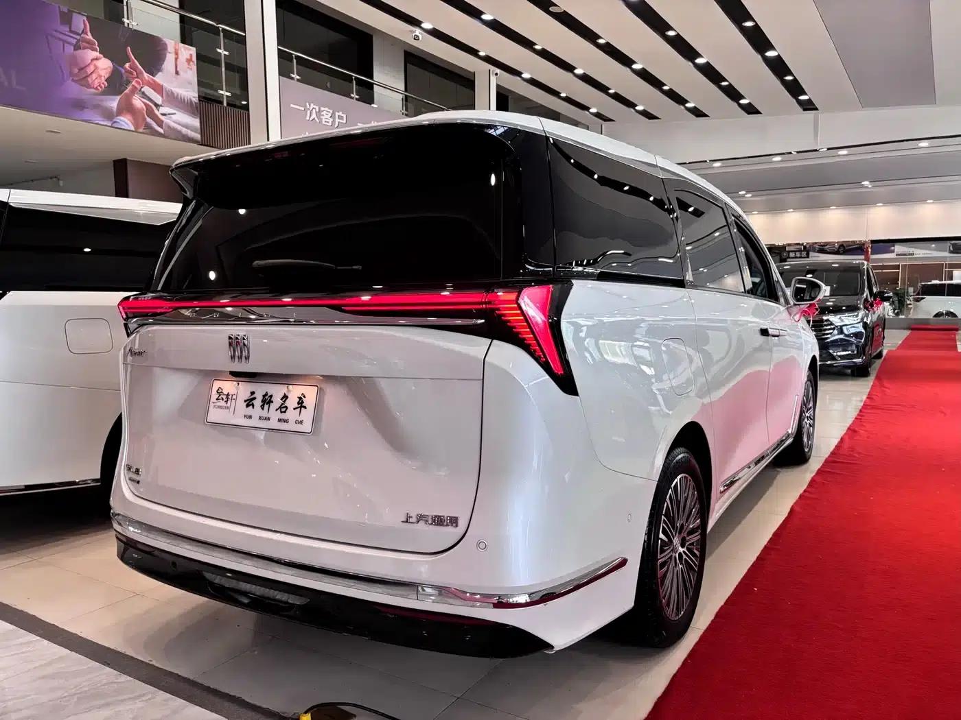 Buick GL8 PHEV 2024 Luxury Edition 6-seater — миниатюра 16