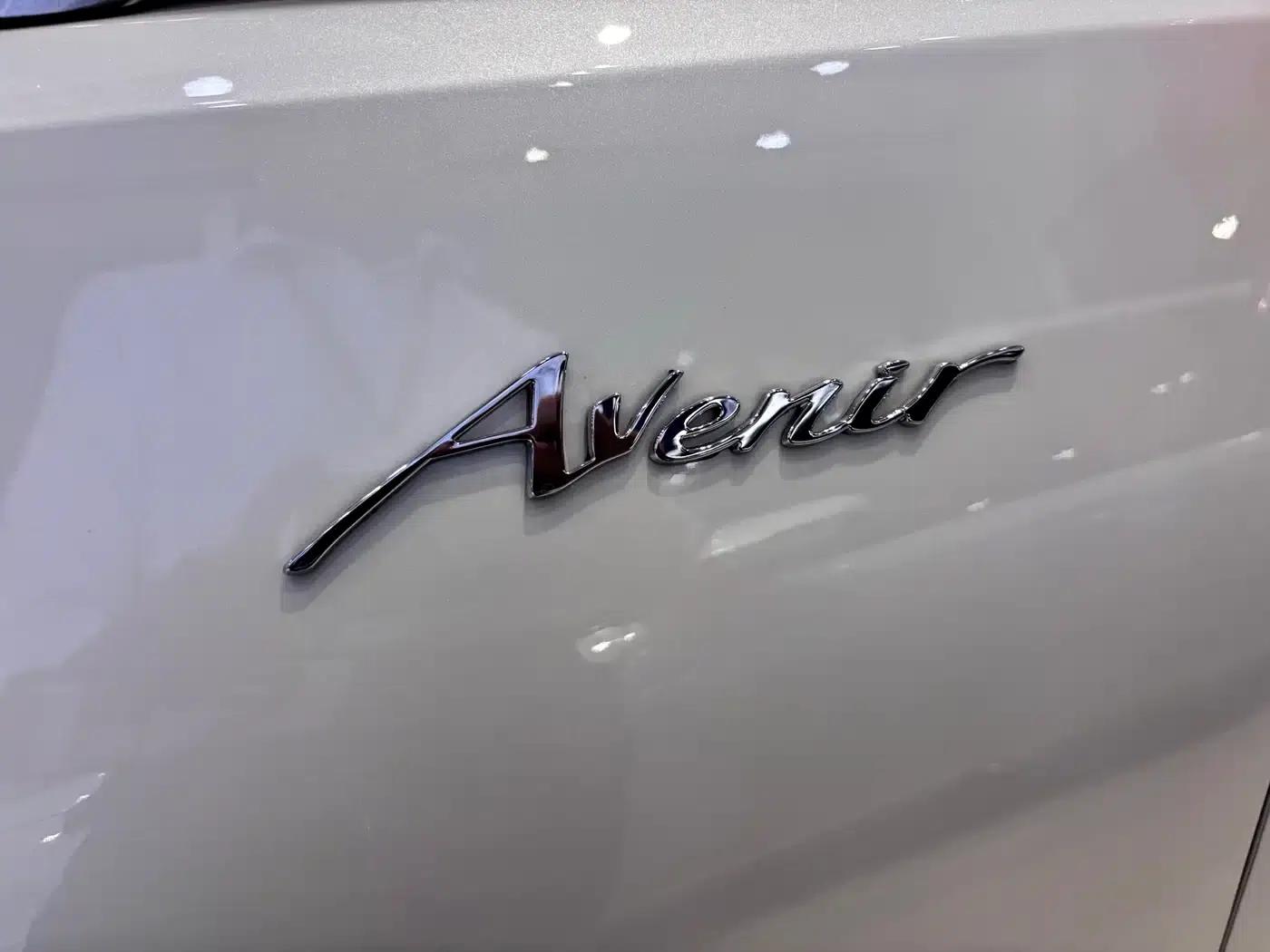 Buick GL8 PHEV 2024 Luxury Edition 6-seater — миниатюра 5