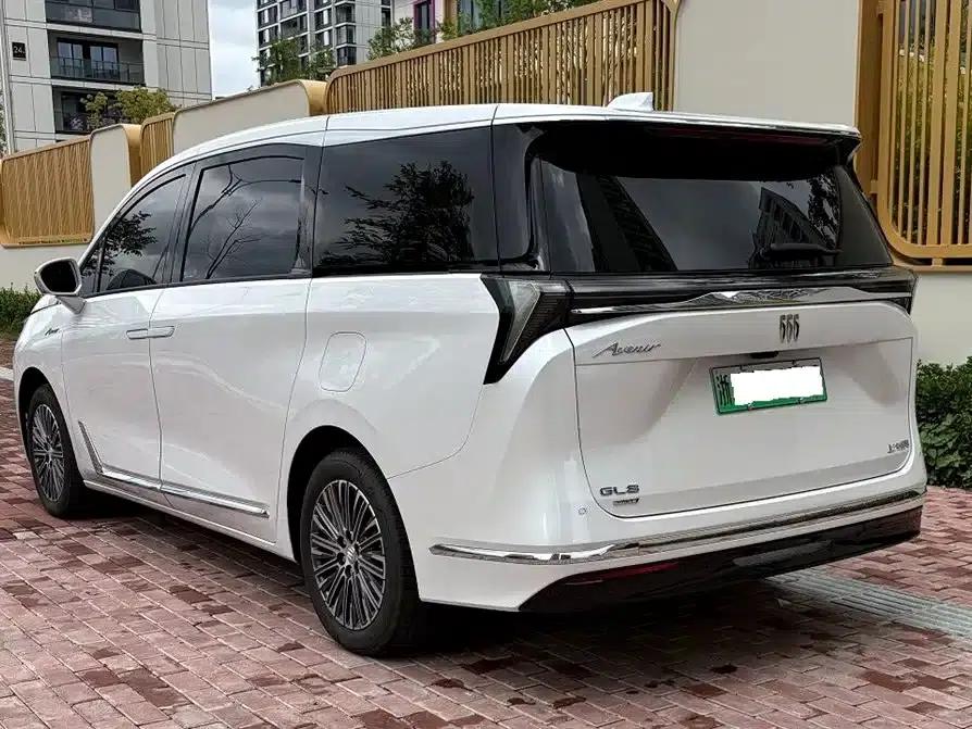 Buick GL8 PHEV 2024 Land Cruiser Premium Edition 7-Seater — миниатюра 3