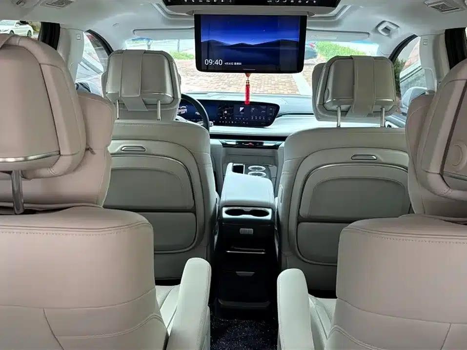 Buick GL8 PHEV 2024 Land Cruiser Premium Edition 7-Seater — миниатюра 8