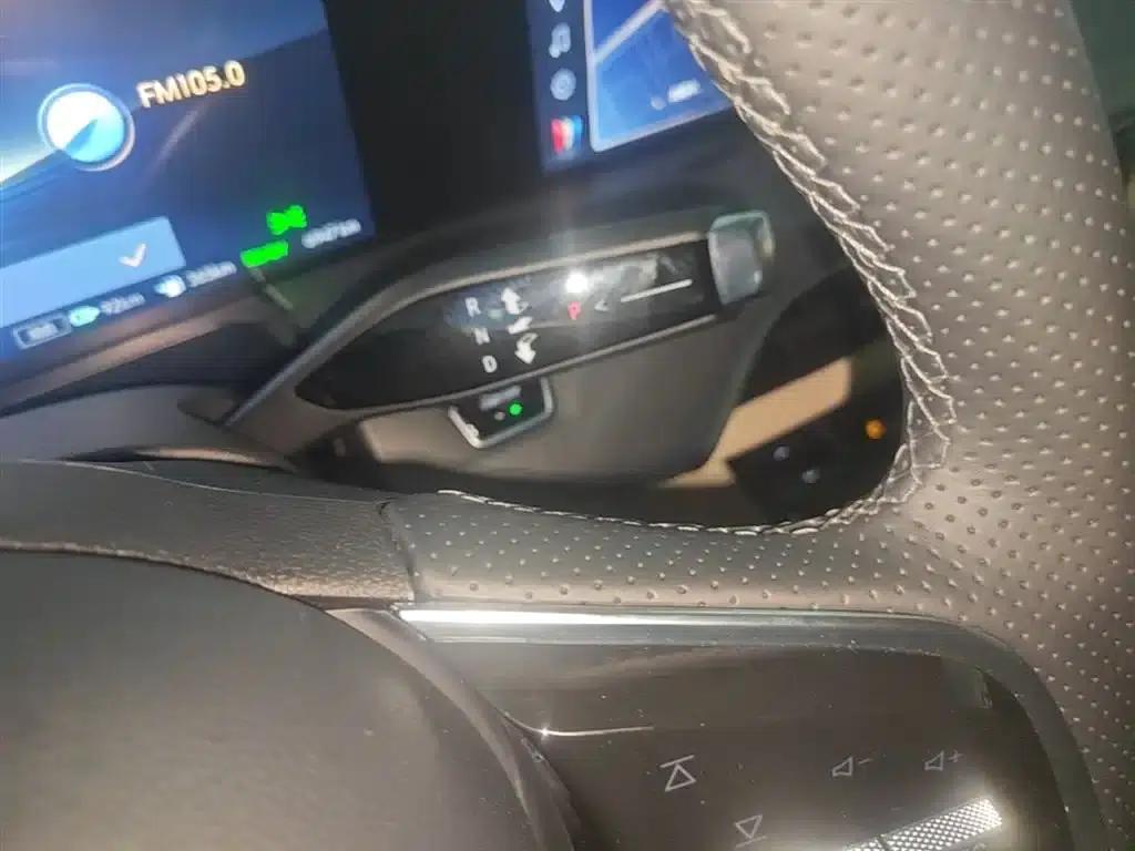 Buick GL8 PHEV 2025 Land Cruiser Premium Edition — миниатюра 14