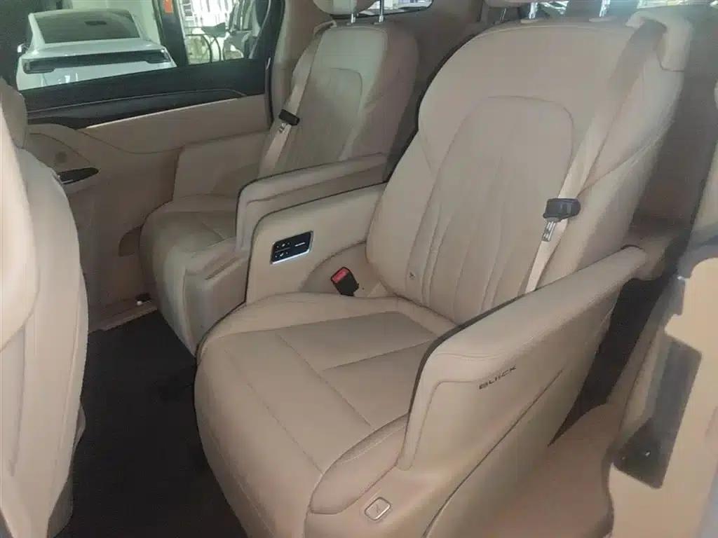 Buick GL8 PHEV 2025 Land Cruiser Premium Edition — миниатюра 17
