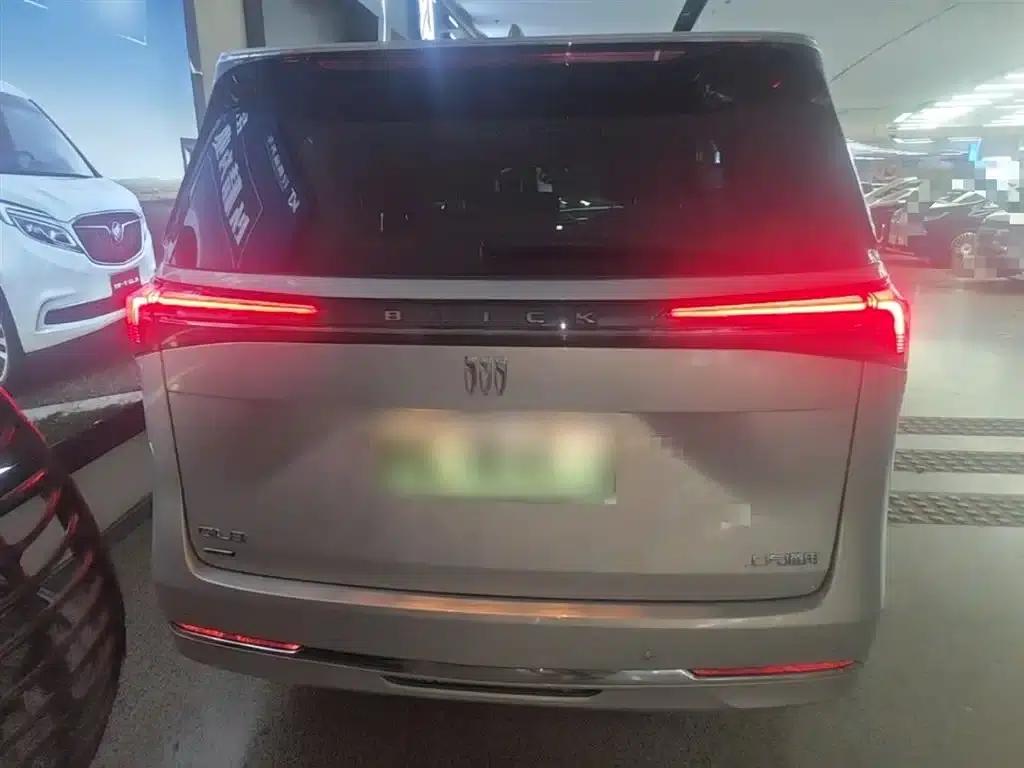 Buick GL8 PHEV 2025 Land Cruiser Premium Edition — миниатюра 6