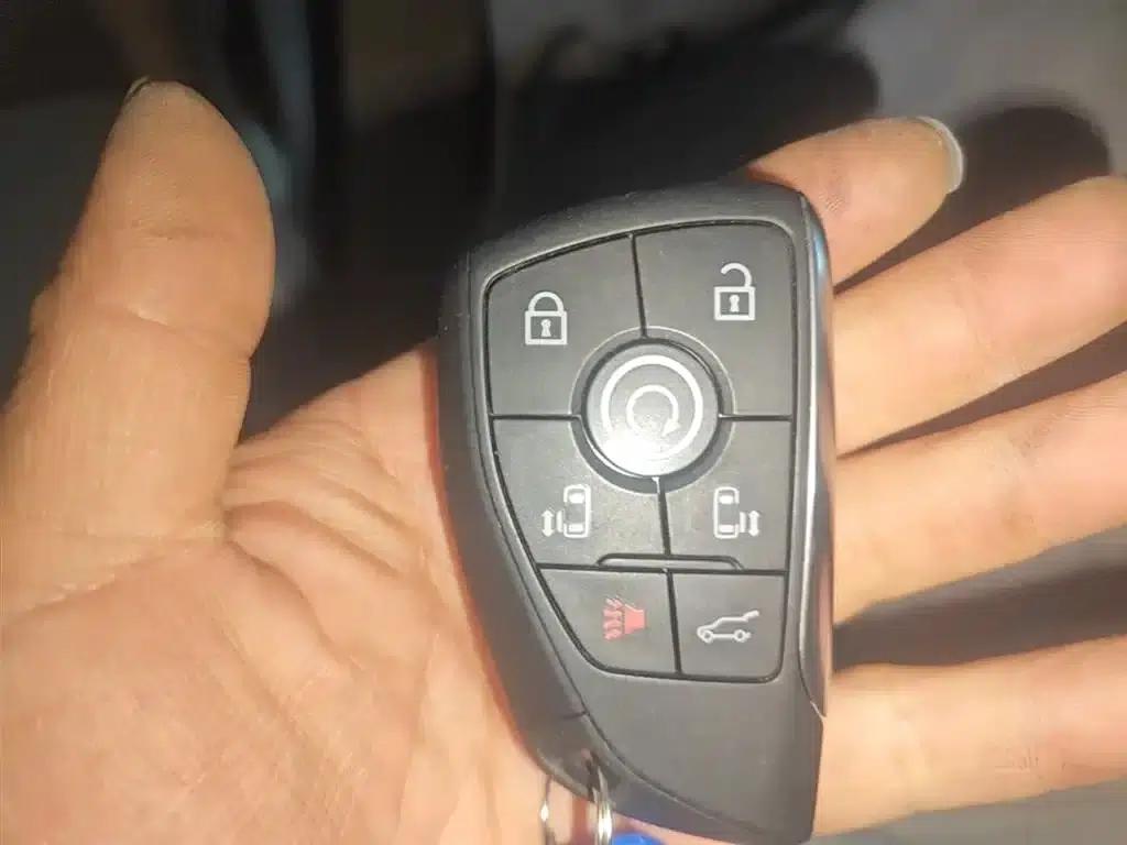 Buick GL8 PHEV 2025 Land Cruiser Premium Edition — миниатюра 9