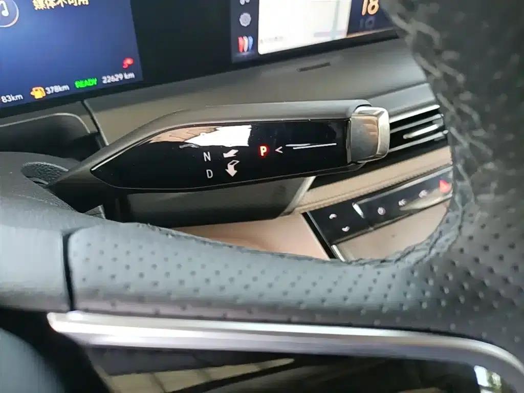 Buick GL8 PHEV 2025 Land Cruiser Premium Edition — миниатюра 14