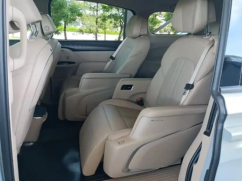 Buick GL8 PHEV 2025 Land Cruiser Premium Edition — миниатюра 17