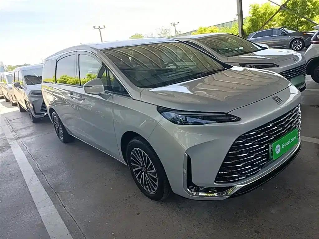 Buick GL8 PHEV 2025 Land Cruiser Premium Edition — миниатюра 4