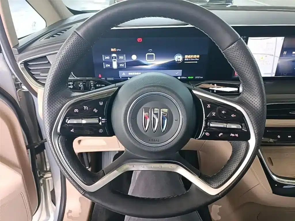 Buick GL8 PHEV 2025 Land Cruiser Premium Edition — миниатюра 11