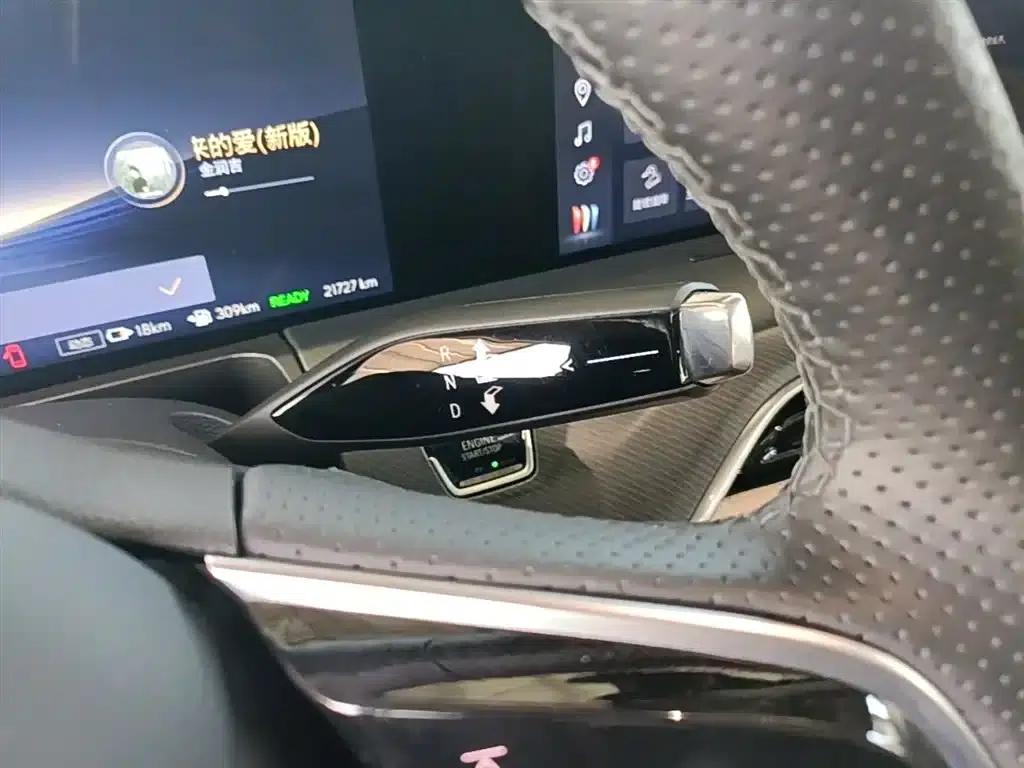 Buick GL8 PHEV 2025 Land Cruiser Premium Edition — миниатюра 14