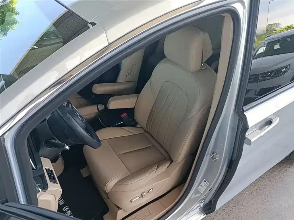 Buick GL8 PHEV 2025 Land Cruiser Premium Edition — миниатюра 15