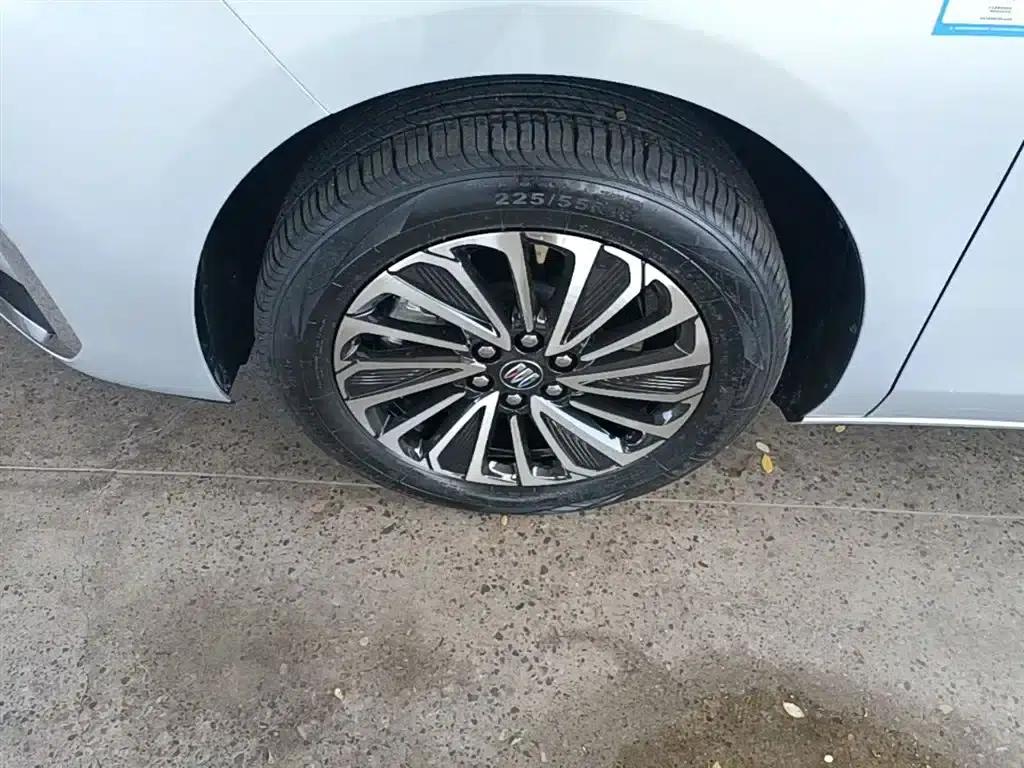 Buick GL8 PHEV 2025 Land Cruiser Premium Edition — миниатюра 23