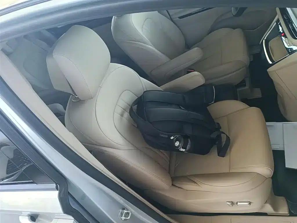 Buick GL8 PHEV 2025 Land Cruiser Premium Edition — миниатюра 25