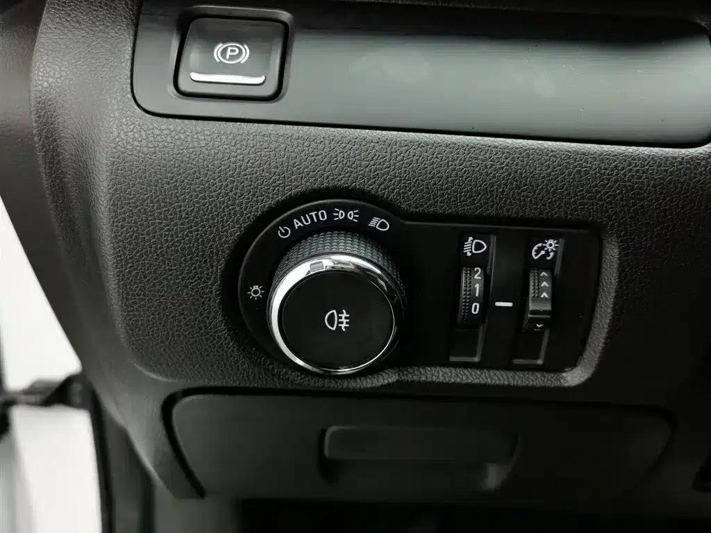 Buick GL6 2021 323T Mild Hybrid Connected Luxury Edition — миниатюра 21