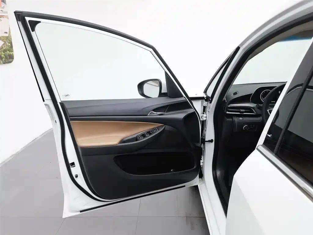 Buick GL6 2021 323T Mild Hybrid Connected Luxury Edition — миниатюра 8