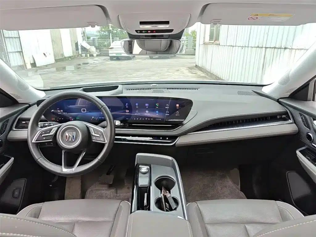 Buick E5 2023 Premium Standard Range Edition — миниатюра 10