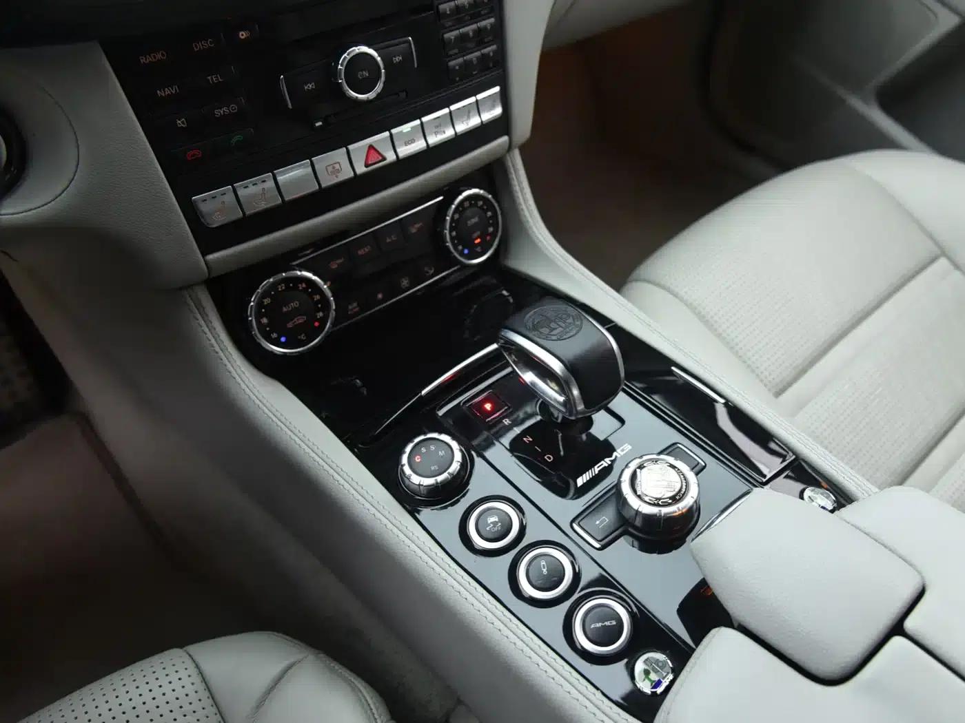 2012 Mercedes-Benz CLS AMG, AMG CLS 63 — миниатюра 13