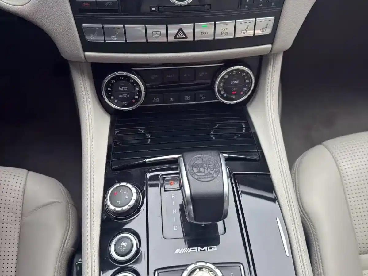 2012 Mercedes-Benz CLS AMG, AMG CLS 63 — миниатюра 25