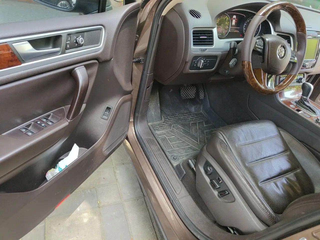 Volkswagen Touareg 2011 3.0 TSI Luxury Edition — миниатюра 17