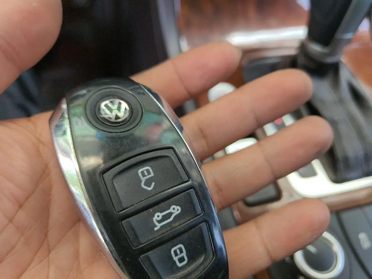Volkswagen Touareg 2011 3.0 TSI Luxury Edition — миниатюра 9