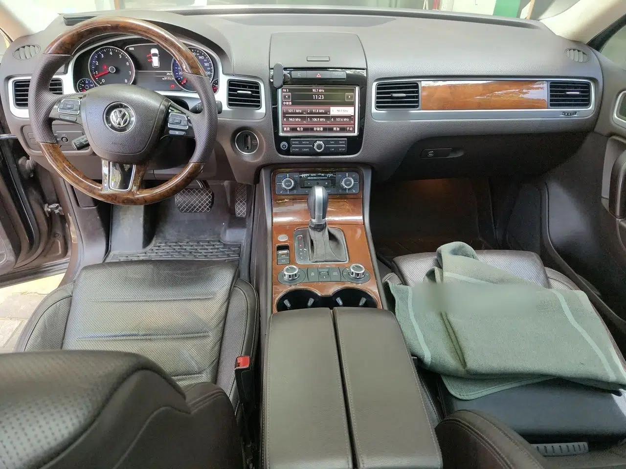 Volkswagen Touareg 2011 3.0 TSI Luxury Edition — миниатюра 10