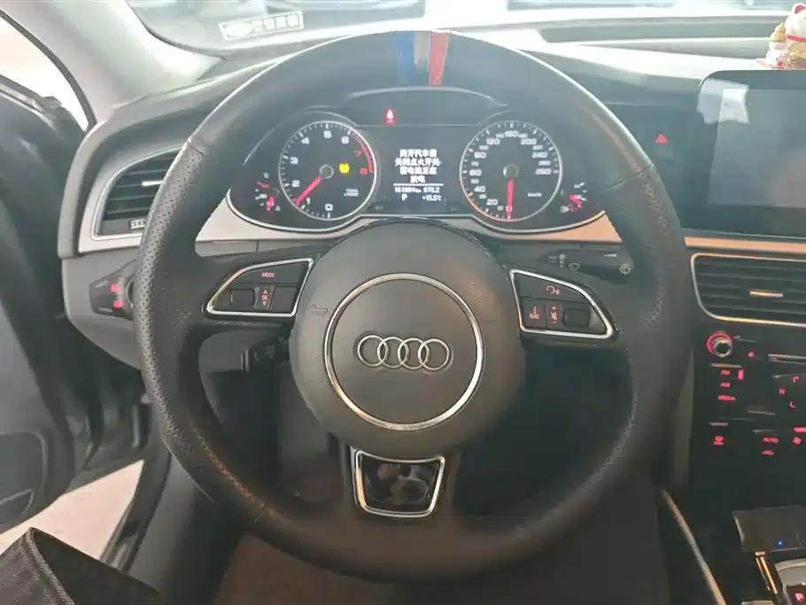 Audi A4L 2013 35 TFSI Automatic Standard Edition — миниатюра 15