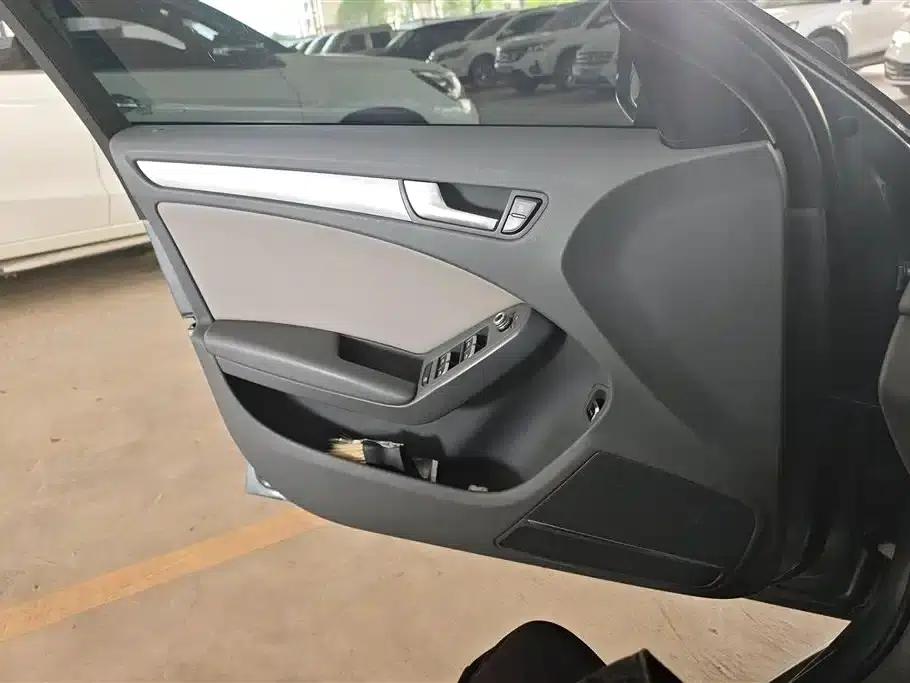 Audi A4L 2013 35 TFSI Automatic Standard Edition — миниатюра 7