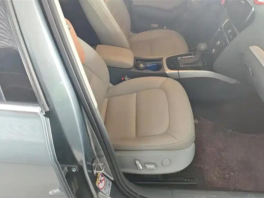 Audi A4L 2013 35 TFSI Automatic Standard Edition — миниатюра 8