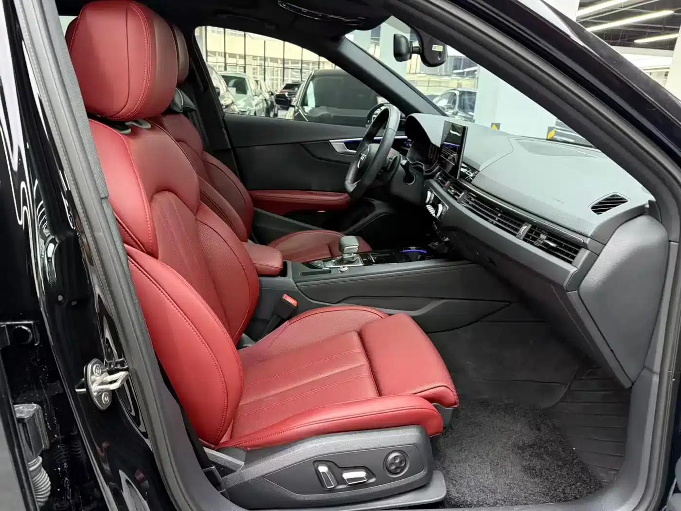 Audi A4L 2025 2 Million Unit Enjoyment Edition 40 TFSI Luxury Dynamic Model — миниатюра 11