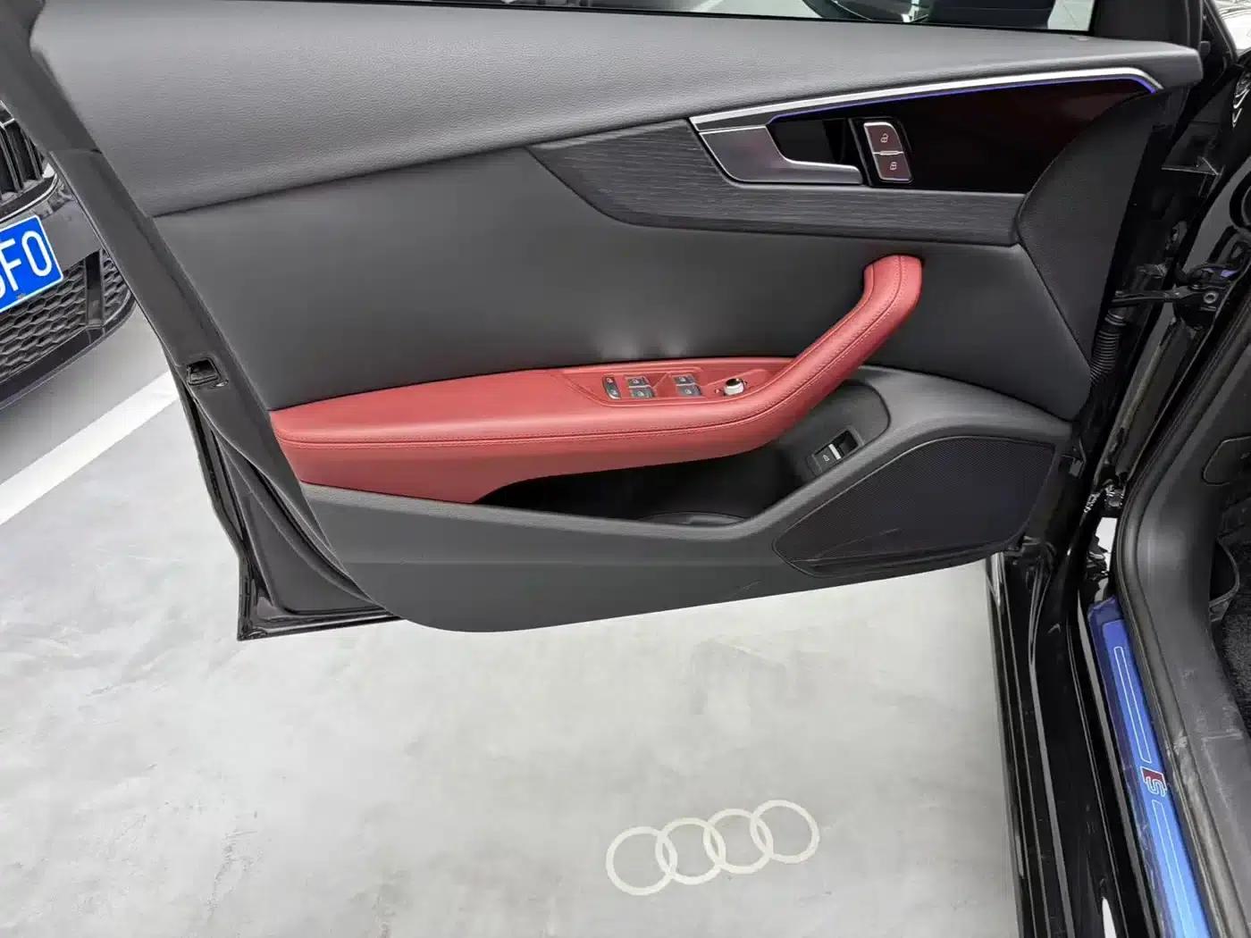 Audi A4L 2025 2 Million Unit Enjoyment Edition 40 TFSI Luxury Dynamic Model — миниатюра 6