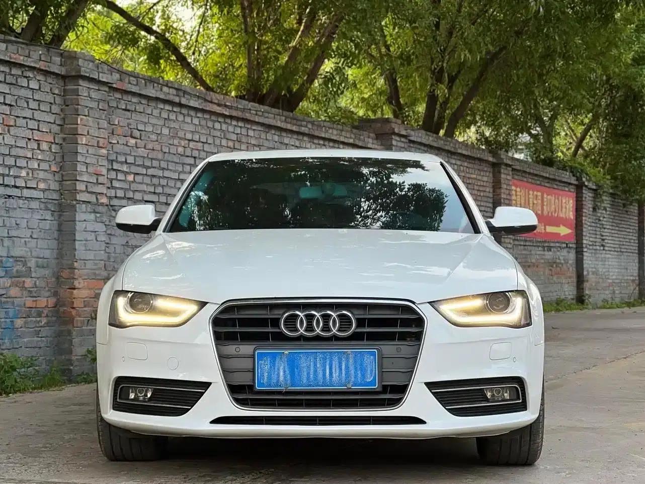Audi A4L 2015 35 TFSI Automatic Technology Edition — миниатюра 2