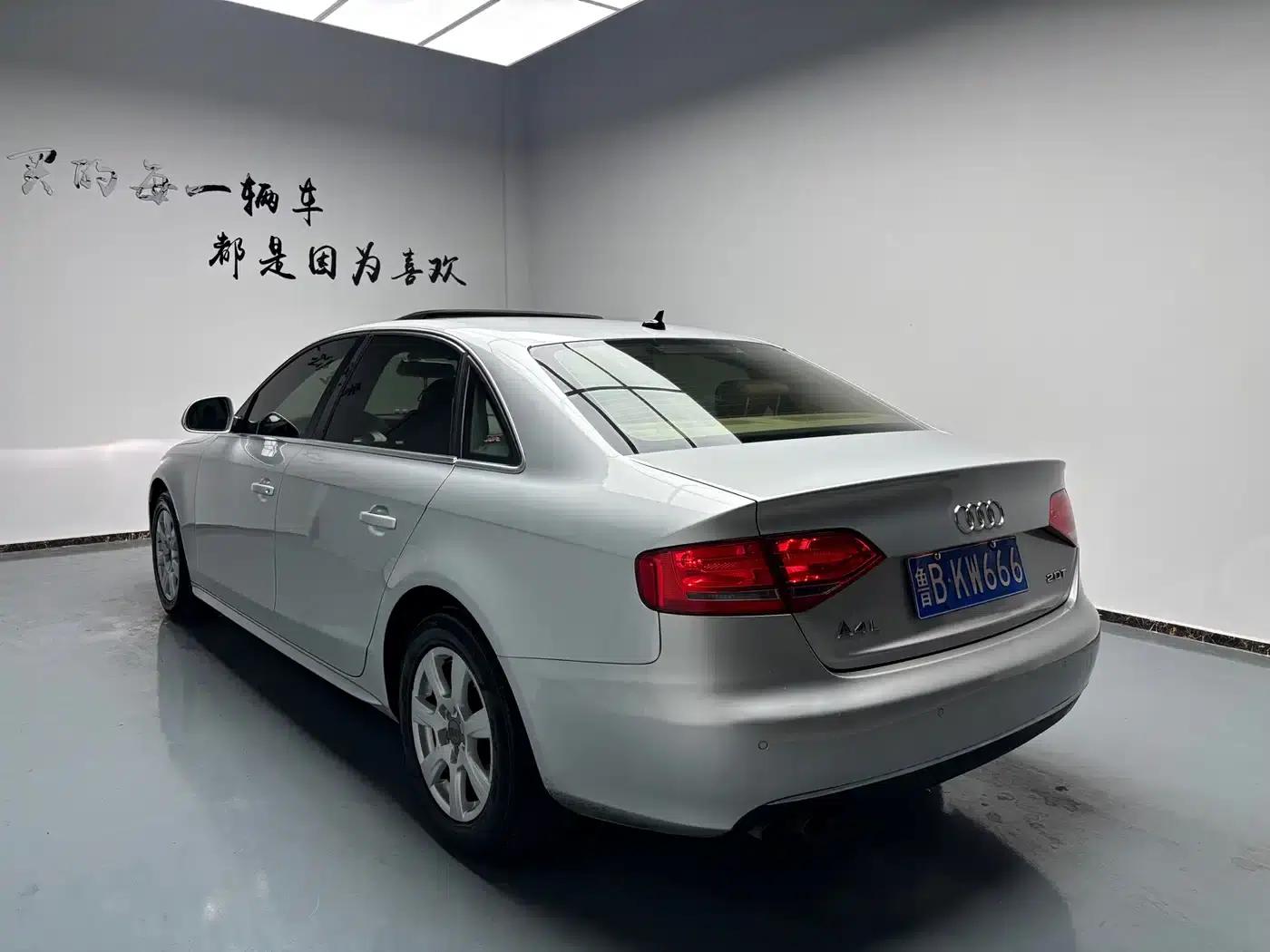Audi A4L 2009 2.0 TFSI Comfort — миниатюра 4