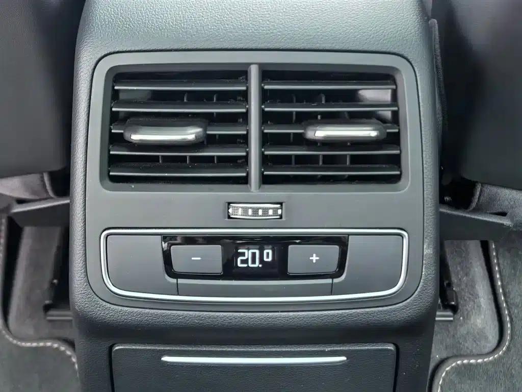 2024 Audi A4L 40 TFSI quattro RS Package (Sports Edition) — миниатюра 11