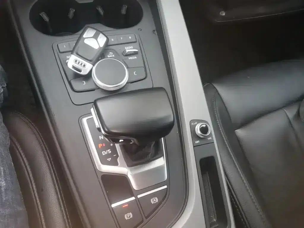 Audi A4L 2018 30th Anniversary Edition 40 TFSI Progressive — миниатюра 14