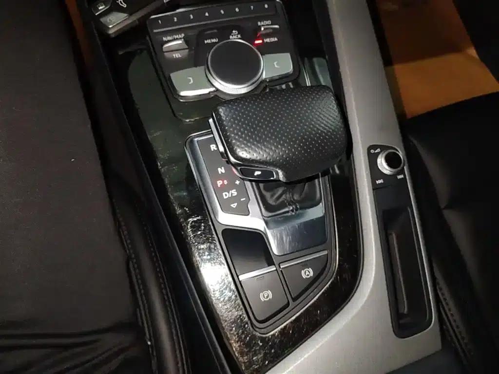 Audi A4L 2018 30th Anniversary Edition 40 TFSI Progressive — миниатюра 14