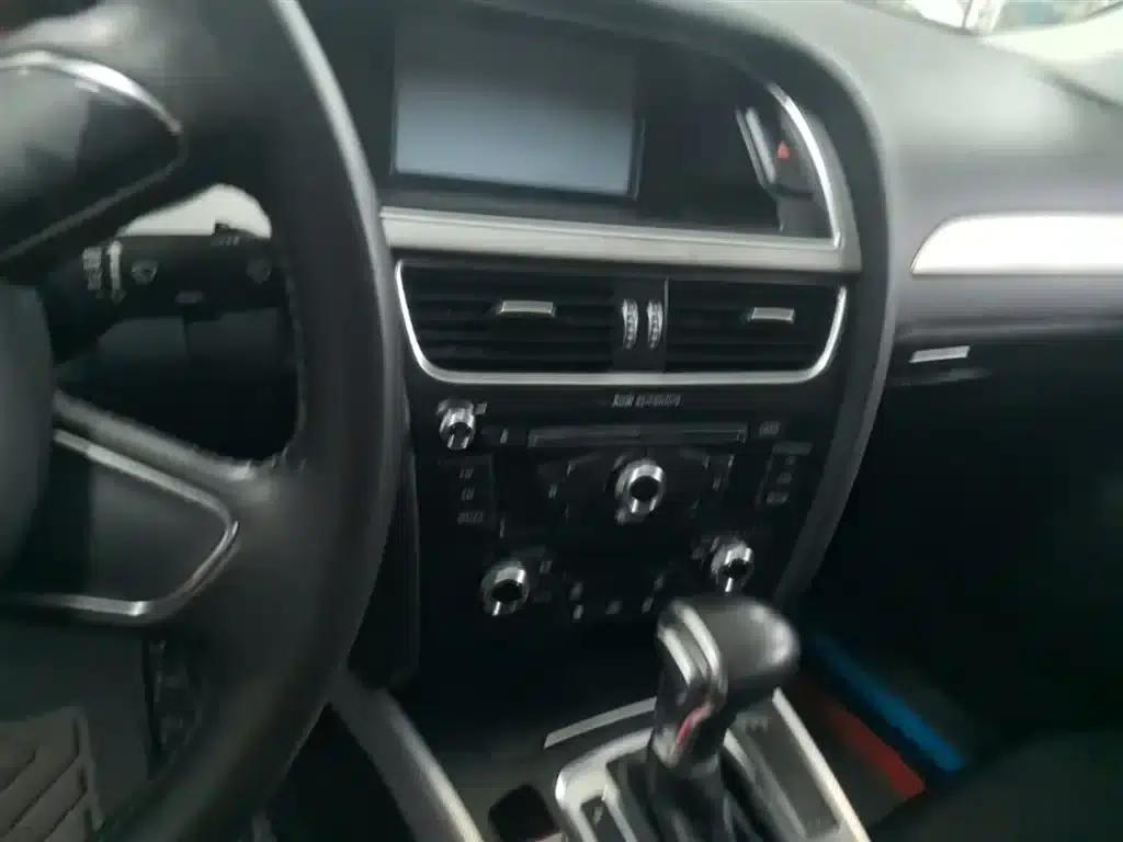 Audi A4L 2015 30 TFSI Automatic Comfort — миниатюра 13