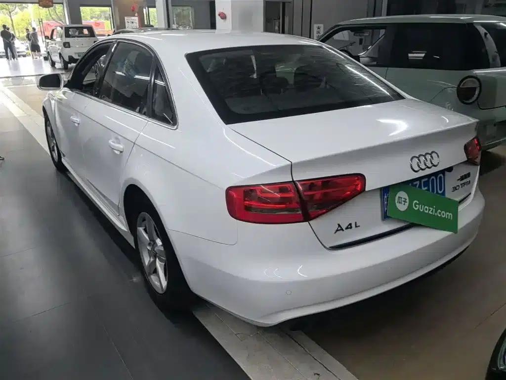 Audi A4L 2015 30 TFSI Automatic Comfort — миниатюра 5